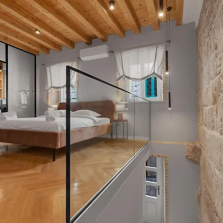 Lägenhet Diocletian Palace Lux Apartman Cu 2-diocletian Palace *